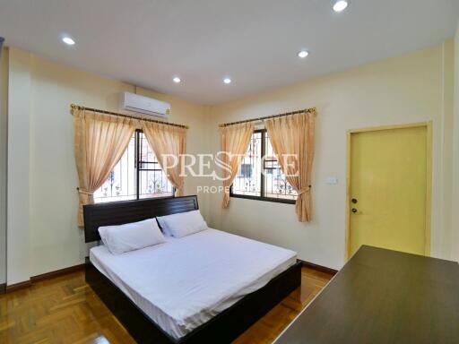 Eakmongkol Thepprasit – 5 bed 3 bath in Jomtien PP9934