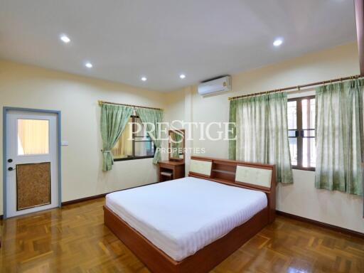 Eakmongkol Thepprasit – 5 bed 3 bath in Jomtien PP9934