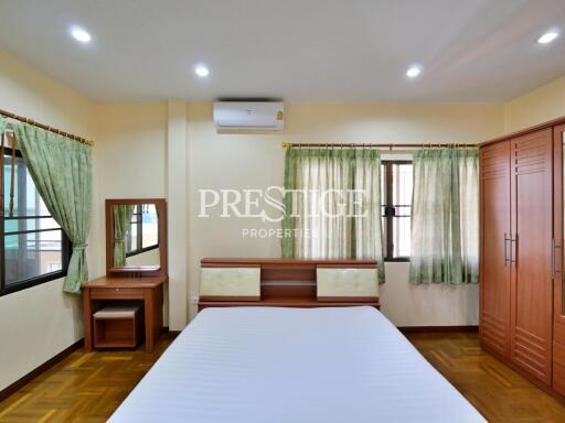 Eakmongkol Thepprasit – 5 bed 3 bath in Jomtien PP9934