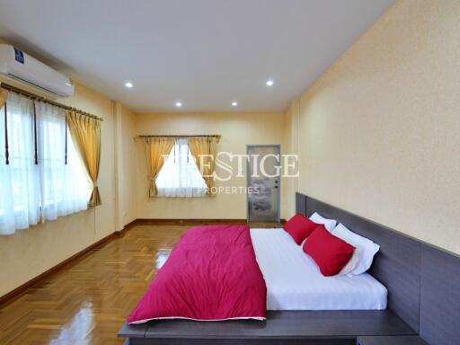 Eakmongkol Thepprasit – 5 bed 3 bath in Jomtien PP9934