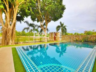 Phoenix Golf Course – 6 bed 7 bath in Huay Yai / Phoenix PP9886