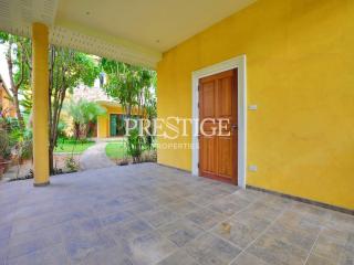 Phoenix Golf Course – 6 bed 7 bath in Huay Yai / Phoenix PP9886