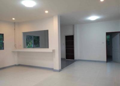 #Sansai zone, selling 2.5 MB. 100 sqw. 3 beds, 2 baths, in the community area near #PaMuad market Near #Maejo University