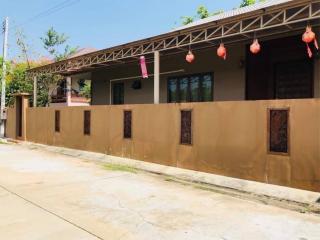 ️‍️️For rent 45,000 baht, sale 8.9 Mb. 400 sqw. 3 beds, 4 baths #ChomPhu #Saraphi #Rural house project Chiang Mai-Lamphun Road Near #SaneChaiNam shop #Close to #ThaiWatsadu, only 600 m.