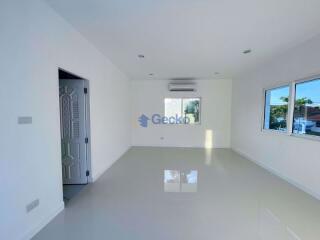 10 Bedrooms House in Grange Park East Pattaya H010332