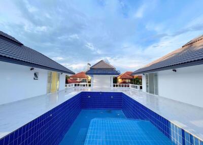 10 Bedrooms House in Grange Park East Pattaya H010332
