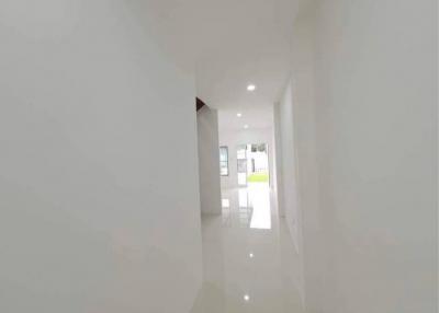 ️️#PaDaet zone for sale 2.1 Mb.​ 32 sqw. 3 beds 2 baths #Mueang District #Townhome New #renovation #Ready to move in Near Chiang Mai #Airport