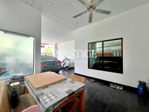 Siam Place Phase 2 – 4 bed 3 bath in East Pattaya PP9804