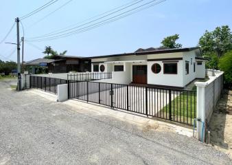 House for Sale 1.89 mb. #Twin houses 52 sqw. #Thawangtan #Saraphi Near #BigC #MaeHia