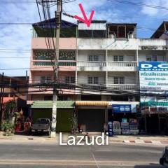 3 Floors 3 Bath 64 SQ.M Building on Thepprasit Road Pattaya.