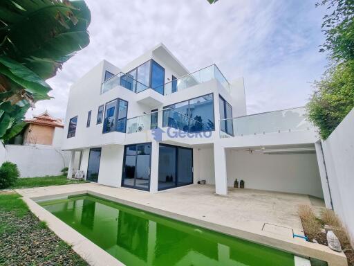 3 Bedrooms House in Palm Springs Villas South Pattaya H010322