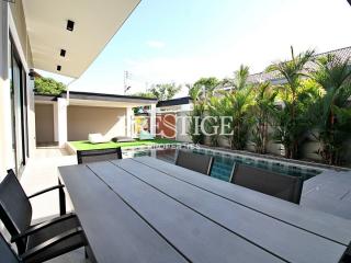 Private House- 3 bed 4 bath in East Pattaya PP9634