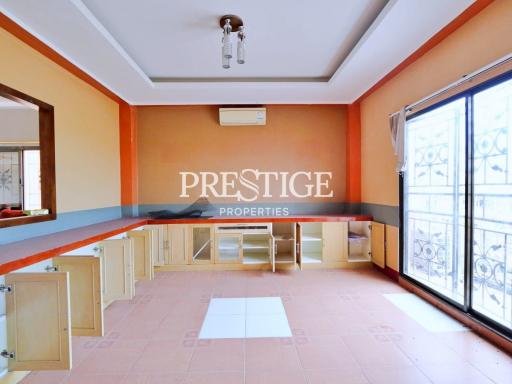 Town house for sale – 4 bed 5 bath in East Pattaya PP9551