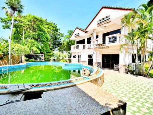 Baan Dusit Pattaya – 4 bed 5 bath in Na-Jomtien PP9529