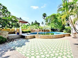 Baan Dusit Pattaya – 4 bed 5 bath in Na-Jomtien PP9529