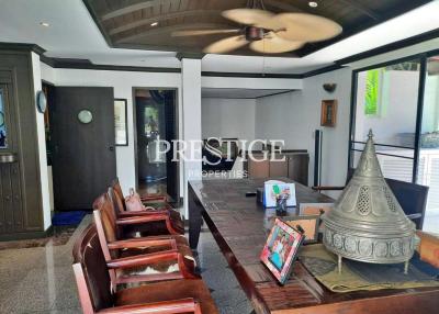 Baan Rimpha Condo – 3 bed 3 bath House in Naklua PP9452