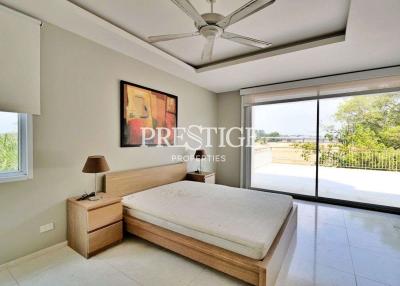 Beachfront House – 3 bed 4 bath in North Pattaya PP9451