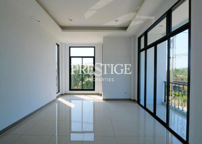 4 bed 4 bath in Huay Yai / Phoenix PP9391