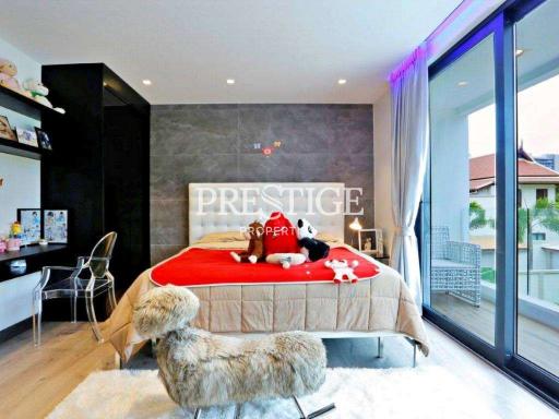 Private House – 6 Bed 10 Bath in Pratamnak for 95,000,000 THB PC9383