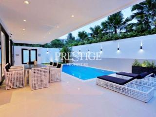 Private House – 6 Bed 10 Bath in Pratamnak for 95,000,000 THB PC9383