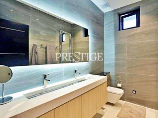 Private House – 6 Bed 10 Bath in Pratamnak for 95,000,000 THB PC9383