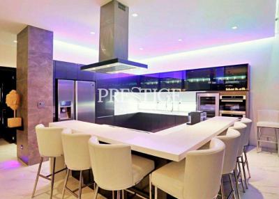 Private House – 6 Bed 10 Bath in Pratamnak for 95,000,000 THB PC9383