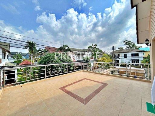 Central Park 5 – 5 Bed 4 Bath in East Pattaya PC9375