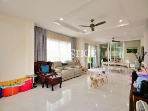 Suetrong Grand Ville Bangsaray – 5 Bed 3 Bath in Bang Saray for 13,600,000 THB PC9342