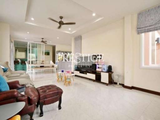 Suetrong Grand Ville Bangsaray – 5 Bed 3 Bath in Bang Saray for 13,600,000 THB PC9342