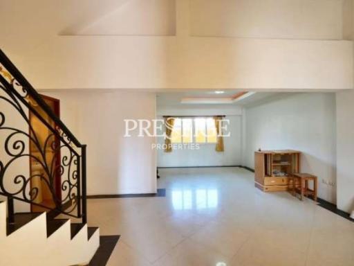 Private Townhouse – 3 Bed 4 Bath in Central Pattaya for 7,500,000 THB PC9333