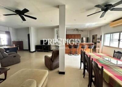 Townhome for sale in South Pattaya – 5 Bed 4 Bath in South Pattaya for 10,000,000 THB PC9260