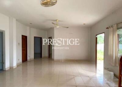 Private House – 4 Bed 4 Bath in Huay Yai / Phoenix for 16,900,000 THB PC9245