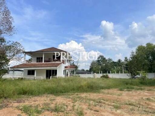 Private House – 4 Bed 4 Bath in Huay Yai / Phoenix for 16,900,000 THB PC9245