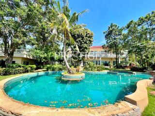 Private Pool Villas – 5 Bed 5 Bath in Na-Jomtien PC9187