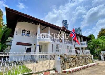 Jomtien Garden Villa – 5 Bed 5 Bath in Jomtien for 16,500,000 THB PC9168