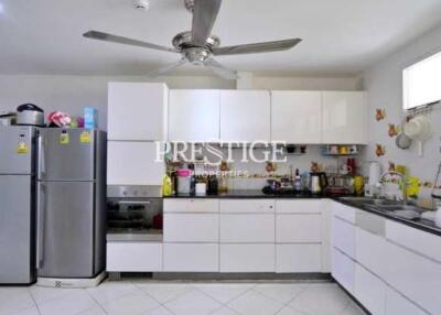 Executive Residence 4 – 3 Bed 3 Bath in Pratamnak for 6,900,000 THB PC9166
