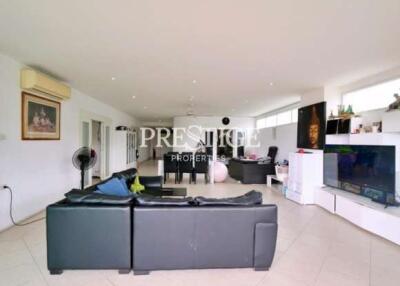 Executive Residence 4 – 3 Bed 3 Bath in Pratamnak for 6,900,000 THB PC9166