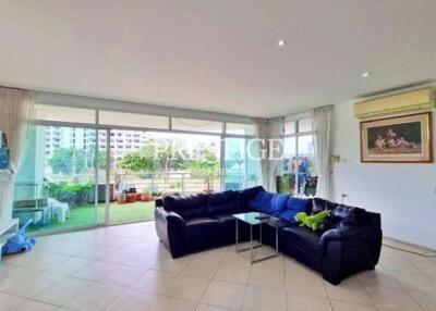 Executive Residence 4 – 3 Bed 3 Bath in Pratamnak for 6,900,000 THB PC9166