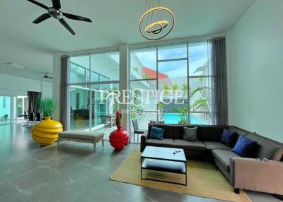 Private House – 7 Bed 9 Bath in Na Jomtien PC9014