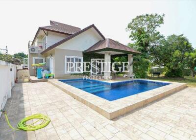 Tropical Village – 3 Bed 4 Bath in East Pattaya PC9006