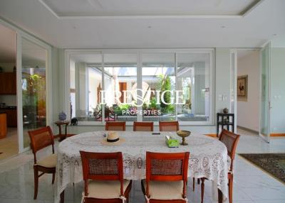 Unique, Contemporary and Tropical style private house – 4 Bed 5 Bath in Na-Jomtien PC8780