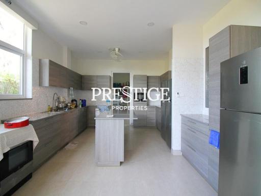 Unique, Contemporary and Tropical style private house – 4 Bed 5 Bath in Na-Jomtien PC8780