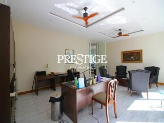 Unique, Contemporary and Tropical style private house – 4 Bed 5 Bath in Na-Jomtien PC8780