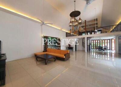 C’est Palai Village – 4 Bed 5 Bath in Jomtien for 22,000,000 THB PC8758