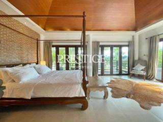 Phoenix Golf Course – 5 Bed 5 Bath in Huay Yai / Phoenix – PC8627