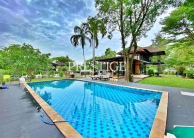 Horseshoe Point Residence – 4 Bed 5 Bath in East Pattaya  PC8492