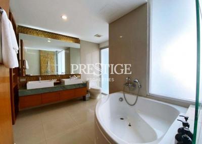 Royal Beach View – 2 Bed 2 Bath in Pratamnak PC8473