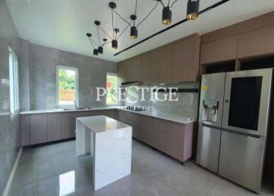 Phoenix Golf Course – 4 Bed 3 Bath in Huay Yai / Phoenix for 14,800,000 THB PC8443