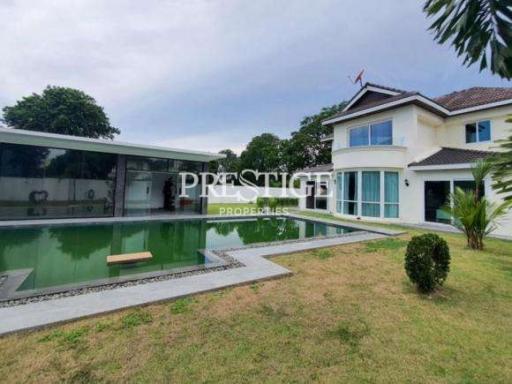 Phoenix Golf Course – 4 Bed 3 Bath in Huay Yai / Phoenix for 14,800,000 THB PC8443