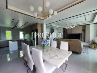 Phoenix Golf Course – 4 Bed 3 Bath in Huay Yai / Phoenix for 14,800,000 THB PC8443